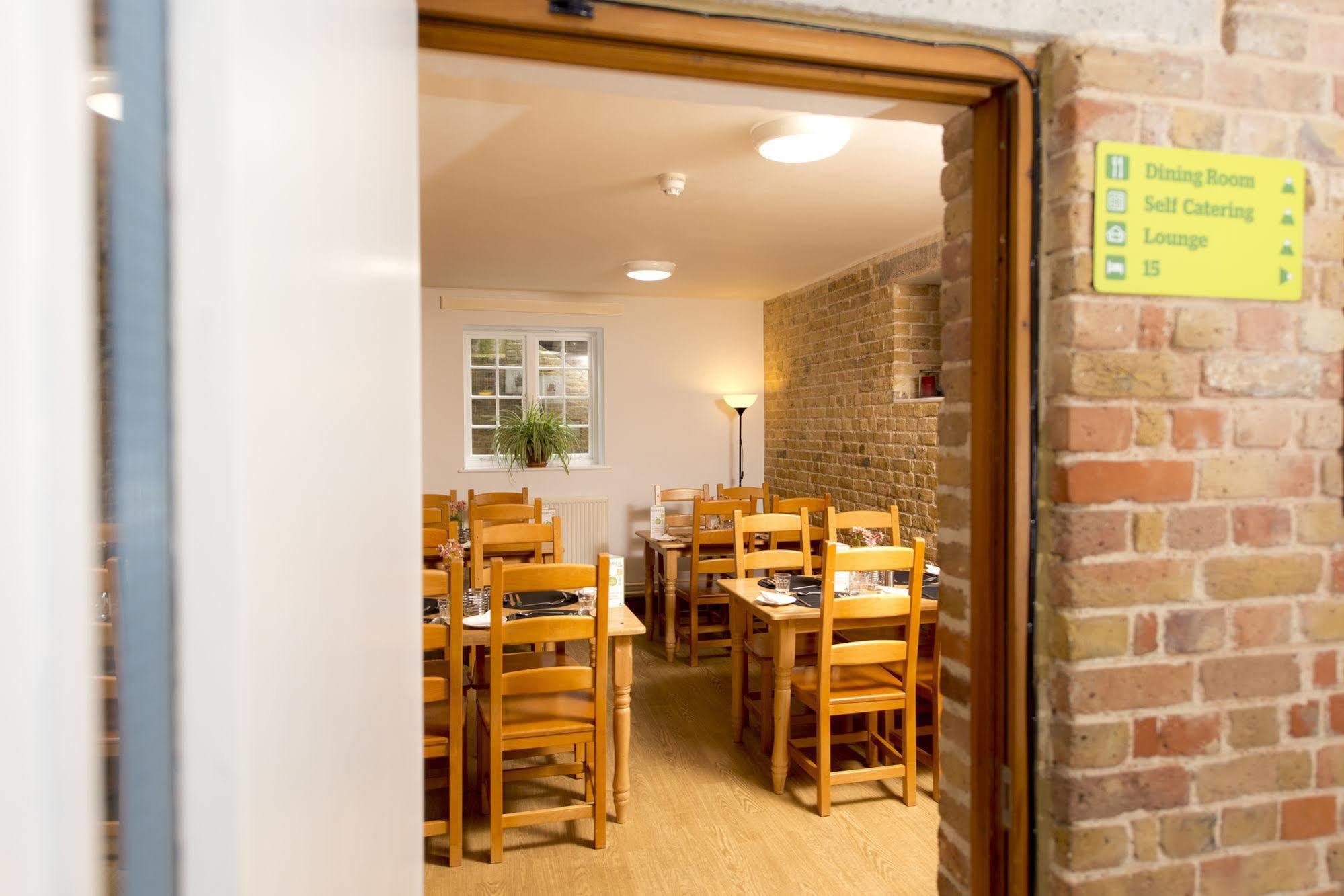 Yha Medway Pansiyon Gillingham  Dış mekan fotoğraf