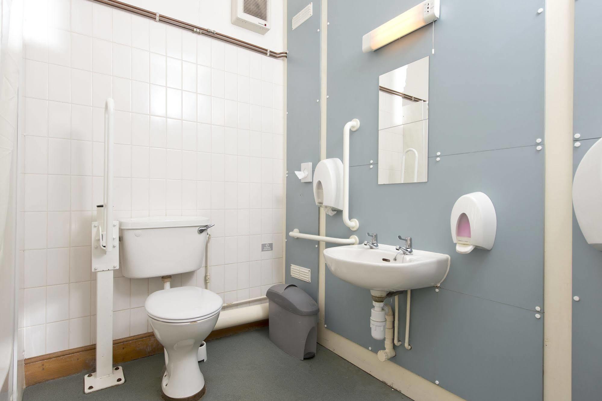Yha Medway Pansiyon Gillingham  Dış mekan fotoğraf
